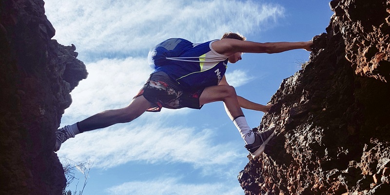 逆境中砥砺前行，，，，，，，，公司客户群稳步扩大